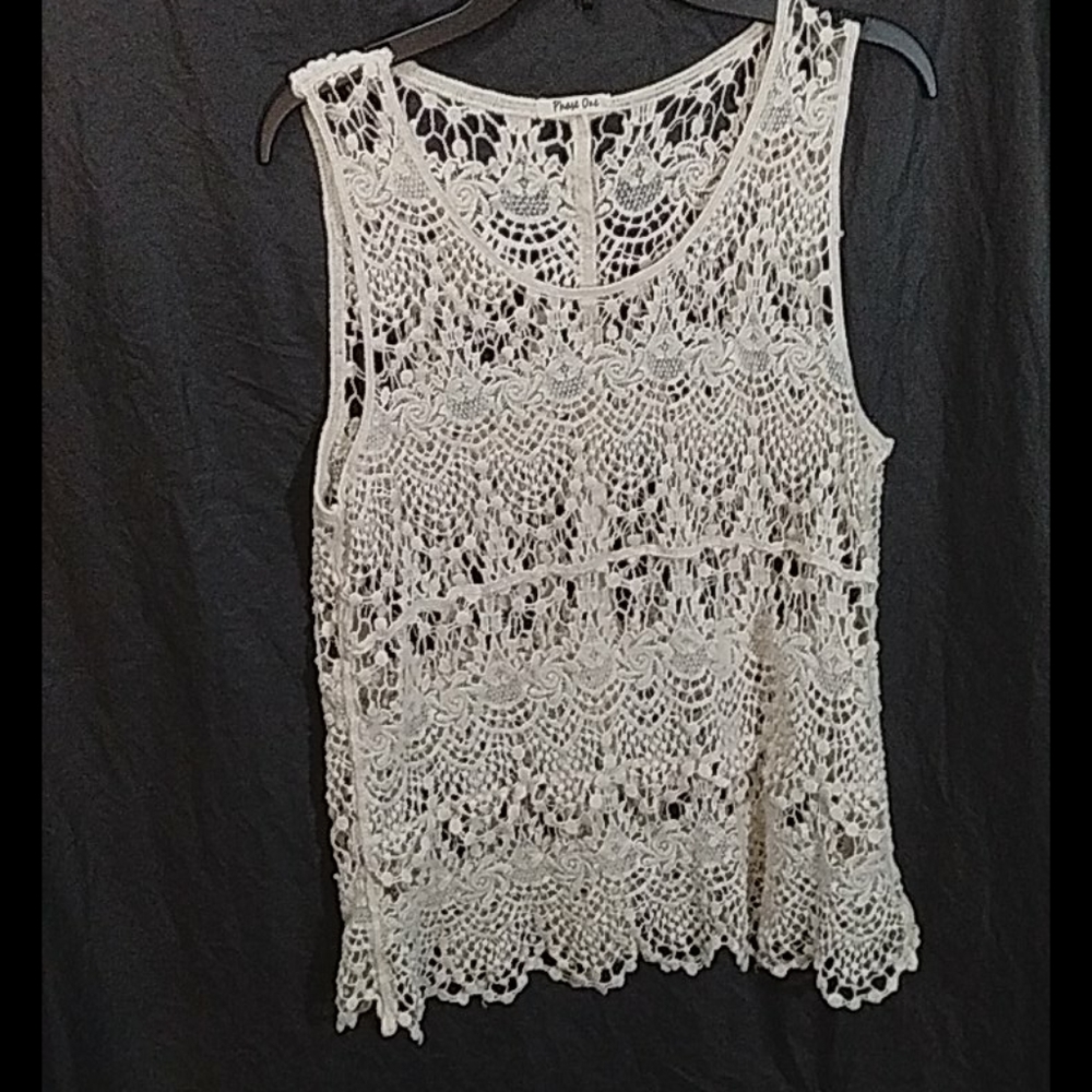 Phase One lace top size S